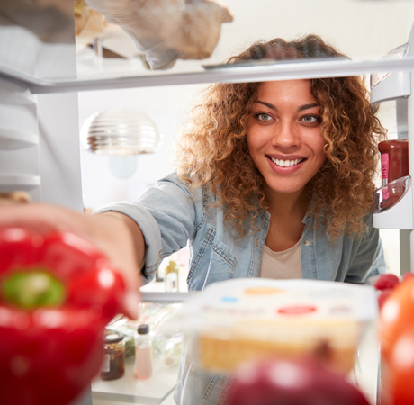 Trucos de limpieza: 3 productos naturales para limpiar tu nevera.